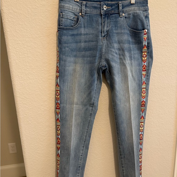 Luxe Moda Jeans Size 6 Embroidery and Rhinestones - Picture 4 of 12